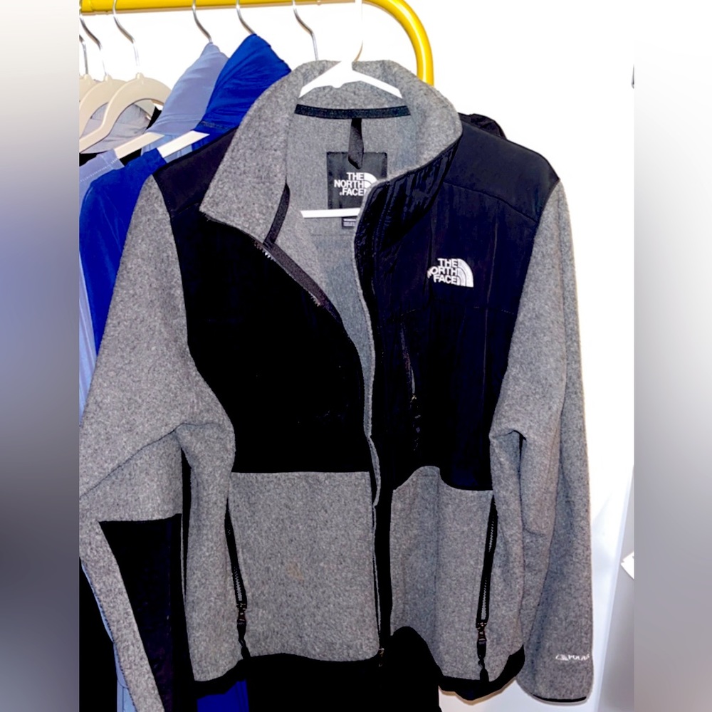 Women’s Northface fleece jacket